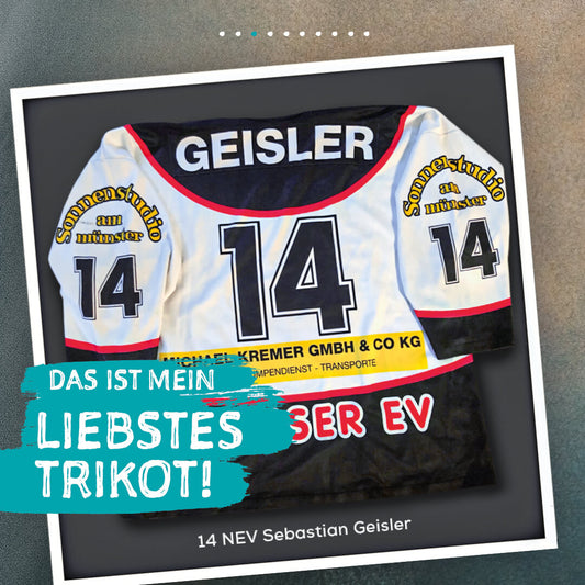 Trikot im Living.Steel Trikotrahmen